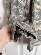 Lade das Bild in den Galerie-Viewer, Surplus US Army ACU Combat Uniform Jacket-Small Regular - The Militaria Shop