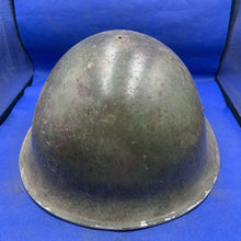 Lade das Bild in den Galerie-Viewer, Original WW2 Mk3 Canadian / British Army Turtle Helmet High Rivet - The Militaria Shop