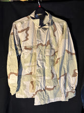 Lade das Bild in den Galerie-Viewer, Gulf War US Army DCU Camouflaged Combat Field Coat/Jacket - Large/Regular - The Militaria Shop