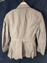 Lade das Bild in den Galerie-Viewer, Original WW2 US Army Class A Dress Jacket 1942 - Private Ryan Prop - 38" Short - The Militaria Shop