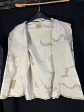 Load image into Gallery viewer, Gulf War US Army DCU Camouflaged Combat Field Coat/Jacket - Small/Regular - The Militaria Shop