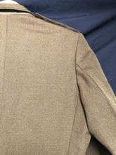 Lade das Bild in den Galerie-Viewer, Grade 1 Used British Army No.2 Dress Uniform Jacket - Size 37" Chest - The Militaria Shop
