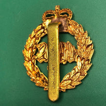 Lade das Bild in den Galerie-Viewer, Genuine British Army Cap Badge - Queen's Bays (2nd Dragoon Guards) - The Militaria Shop