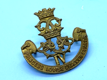 Charger l'image dans la galerie, Original Canadian Army 4th Princess Louise's Dragoon Guards Cap Badge - The Militaria Shop