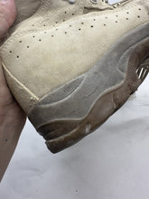 Lade das Bild in den Galerie-Viewer, British Army Surplus Brown Leather Combat Boots - Size UK 9.5 W - The Militaria Shop