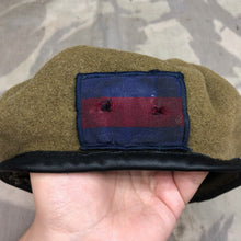 Lade das Bild in den Galerie-Viewer, Genuine British Army Beret - Guards Regiment - Size 54 - The Militaria Shop