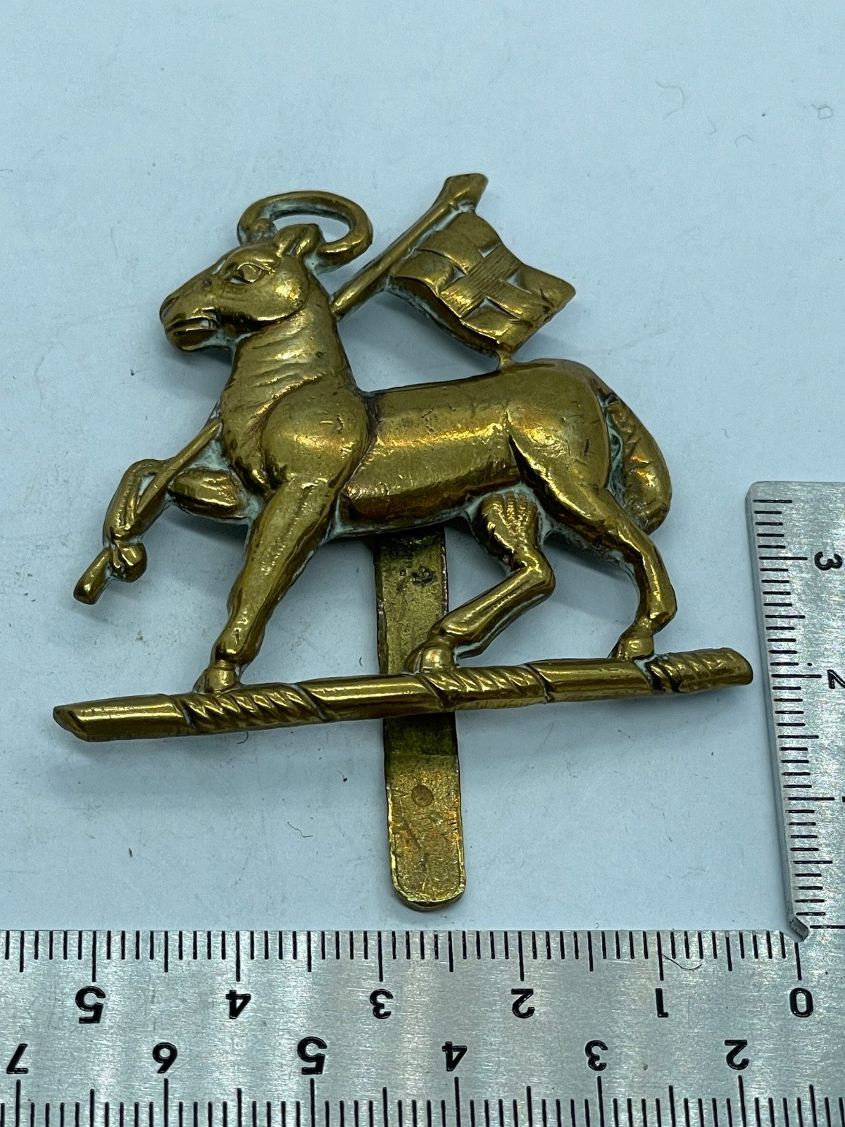 Original WW1 / WW2 Queen's Royal Regiment Cap Badge - The Militaria Shop