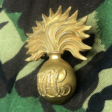 Load image into Gallery viewer, Original WW2 British Army Cap Badge - Honourable Artillery Company - The Militaria Shop