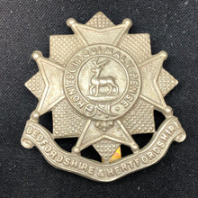 Charger l'image dans la galerie, Original WW2 British Army Cap Badge - Ayrshire (Earl of Carrick's Own) Yeomanry - The Militaria Shop