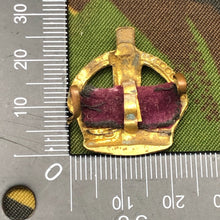 Lade das Bild in den Galerie-Viewer, Original WW1/WW2 British Army Rank Crown - The Militaria Shop