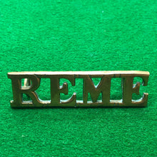 Load image into Gallery viewer, Original WW2 British Army Brass Shoulder Title - REME Engineers - The Militaria Shop