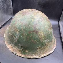 Lade das Bild in den Galerie-Viewer, Original WW2 British/Canadian Army Mk3 Turtle Combat Helmet - The Militaria Shop