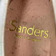 Load image into Gallery viewer, Genuine British Army Summer White Dress Shoes - Size 210 - Approx UK 2.5 - The Militaria Shop