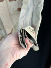 Lade das Bild in den Galerie-Viewer, Gulf War US Army DCU Camouflaged Combat Field Coat/Jacket - 44 inch Chest - The Militaria Shop