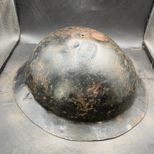 Lade das Bild in den Galerie-Viewer, Original British Army WW2 Combat Steel Helmet - The Militaria Shop
