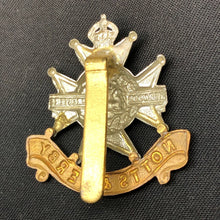 Lade das Bild in den Galerie-Viewer, Original WW1 / WW2 British Army Notts & Derby Regiment Cap Badge - The Militaria Shop