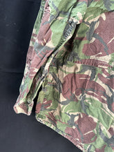 Lade das Bild in den Galerie-Viewer, Genuine British Army DPM Camouflaged Combat Field Jacket - Size 170/112 - The Militaria Shop