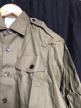 Charger l'image dans la galerie, Genuine British Army OD Green General Service Working Shirt - 40" Chest - The Militaria Shop
