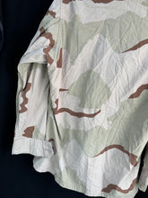 Lade das Bild in den Galerie-Viewer, Gulf War US Army DCU Camouflaged Combat Field Coat/Jacket - Medium/Regular - The Militaria Shop
