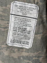 Charger l'image dans la galerie, Surplus US Air Force UCP Uniform Jacket 42 Long - The Militaria Shop
