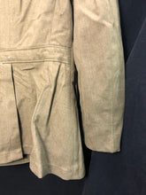 Lade das Bild in den Galerie-Viewer, Original WW2 US Army Class A Dress Jacket 1942 - Private Ryan Prop - 39" Regular - The Militaria Shop