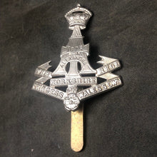 Load image into Gallery viewer, Original WW2 British Army Cap Badge - Yorkshire (Green Howards) Regiment - The Militaria Shop