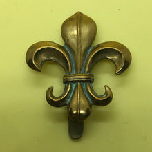 Load image into Gallery viewer, Original WW1 British Army Manchester Regiment Fleur du Lis Cap Badge - The Militaria Shop