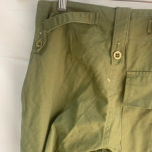 Lade das Bild in den Galerie-Viewer, Genuine British Army OD Green Lightweight Trousers - Size 26" Waist - The Militaria Shop