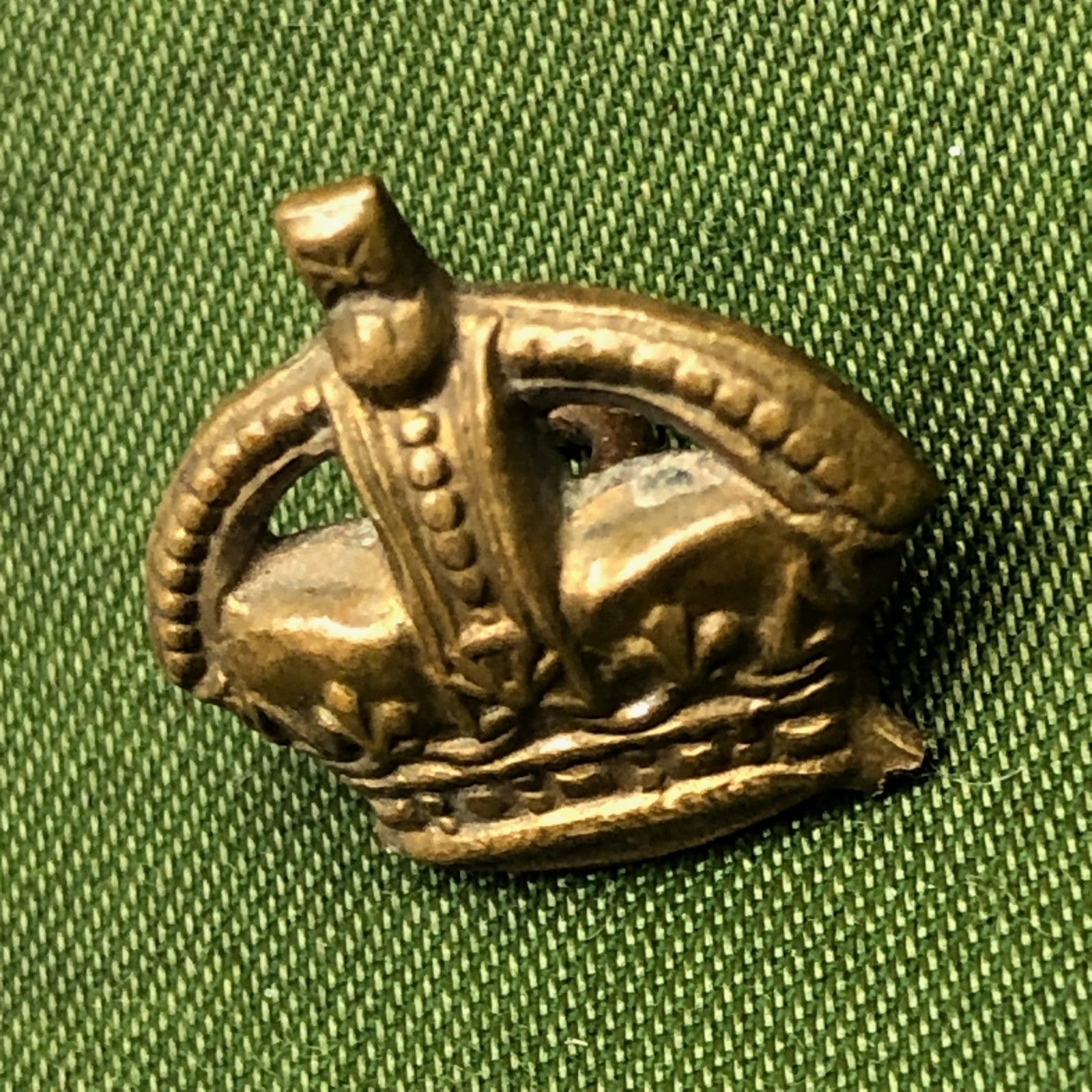 Original WW1/WW2 British Army Rank Crown - The Militaria Shop