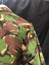 Charger l'image dans la galerie, Genuine British Army Camouflage DPM Jacket - Size 160/96 - The Militaria Shop