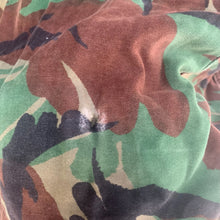 Charger l'image dans la galerie, Original British Army 68 Pattern DPM Camouflaged Smock - Size 1 - 36" Chest - The Militaria Shop