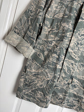 Charger l'image dans la galerie, Surplus US Air Force UCP Uniform Jacket 42 Long - The Militaria Shop