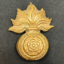 Lade das Bild in den Galerie-Viewer, Original WW1 British Army Regimental Cap Badge - Royal Fusiliers - The Militaria Shop