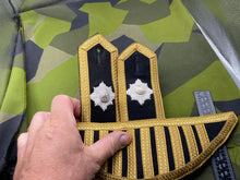 Load image into Gallery viewer, Original British Army Irish Guards Bandsman's Swallows Nest Epaulettes - The Militaria Shop