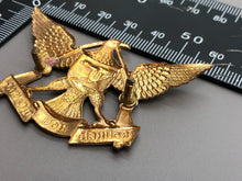 Load image into Gallery viewer, South African Regiment de Wet (1935-1966 Pattern) Cap Badge - The Militaria Shop