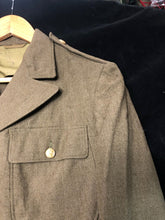Lade das Bild in den Galerie-Viewer, Original WW2 US Army Class A Dress Jacket 1940 - Private Ryan Prop - 38" - The Militaria Shop