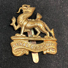 Load image into Gallery viewer, Genuine WW2 British Army Brass Cap Badge - Royal Berkshire Regiment - The Militaria Shop