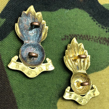 Load image into Gallery viewer, Original WW2 British Army Collar Badges - Royal Artillery - The Militaria Shop