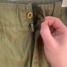 Lade das Bild in den Galerie-Viewer, Genuine British Army OD Green Lightweight Trousers - Size 26" Waist - The Militaria Shop
