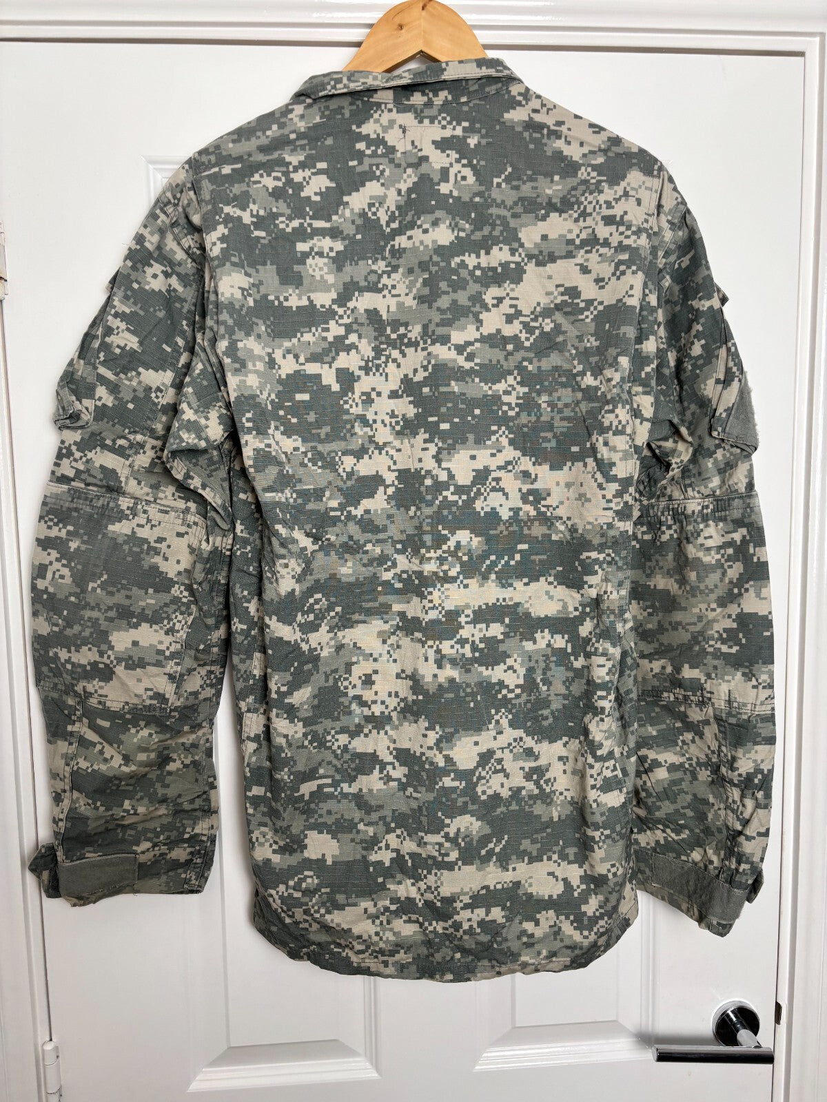 Surplus US Army ACU Combat Uniform Jacket -Size Medium-XLong - The Militaria Shop