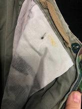 Charger l'image dans la galerie, Genuine British Army Forces 68 Pattern DPM Trousers - Waist 28" - The Militaria Shop