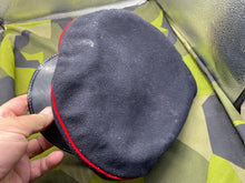 Lade das Bild in den Galerie-Viewer, Original British Army Worcestershire Regimental Peaked Cap - 55cm - The Militaria Shop