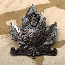 Load image into Gallery viewer, Original Canadian Army WW1 29th Waterloo Regiment Bronze Cap Badge - The Militaria Shop