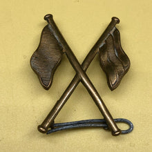 Load image into Gallery viewer, Original WW2 British Army Brass Signallers Flag Sleeve Badge - The Militaria Shop