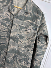 Charger l'image dans la galerie, Surplus US Air Force UCP Uniform Jacket 42 Chest - The Militaria Shop