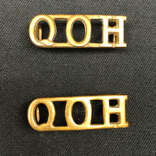 Load image into Gallery viewer, Original WW1/WW2 British Army Queen's Own Hussars Q.O.H Shoulder Title Set - The Militaria Shop