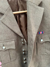 Lade das Bild in den Galerie-Viewer, British Army Surplus Grade 1 No.2 Service Dress Jacket - Guards - Size 182/92/76 - The Militaria Shop