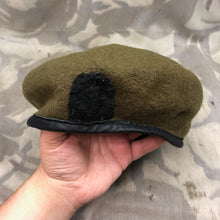 Lade das Bild in den Galerie-Viewer, Genuine British Army Forces Beret - Guards Division - Size 54 - The Militaria Shop
