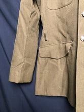 Lade das Bild in den Galerie-Viewer, Original British Army No.2 Dress Uniform Jacket - Grade 1 - Size 176/92/76 - The Militaria Shop