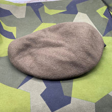 Load image into Gallery viewer, Original British Army Guards Divisions Regimental Beret - Size 57cm - The Militaria Shop